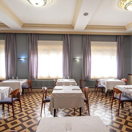 Hotel Robert La Pobla de Claramunt Ngoại thất bức ảnh