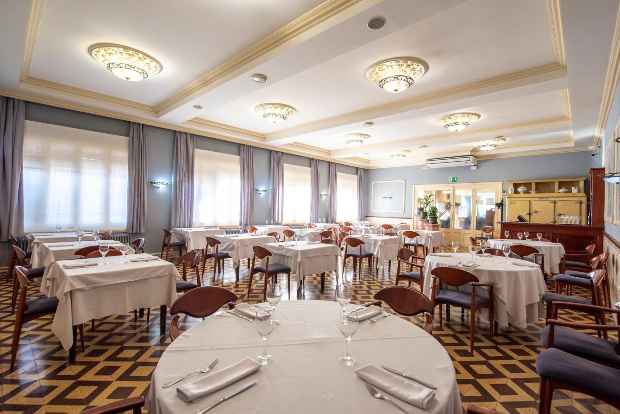 Hotel Robert La Pobla de Claramunt Ngoại thất bức ảnh