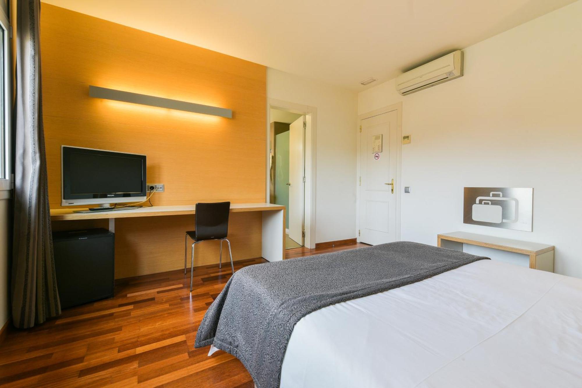 Hotel Robert La Pobla de Claramunt Ngoại thất bức ảnh