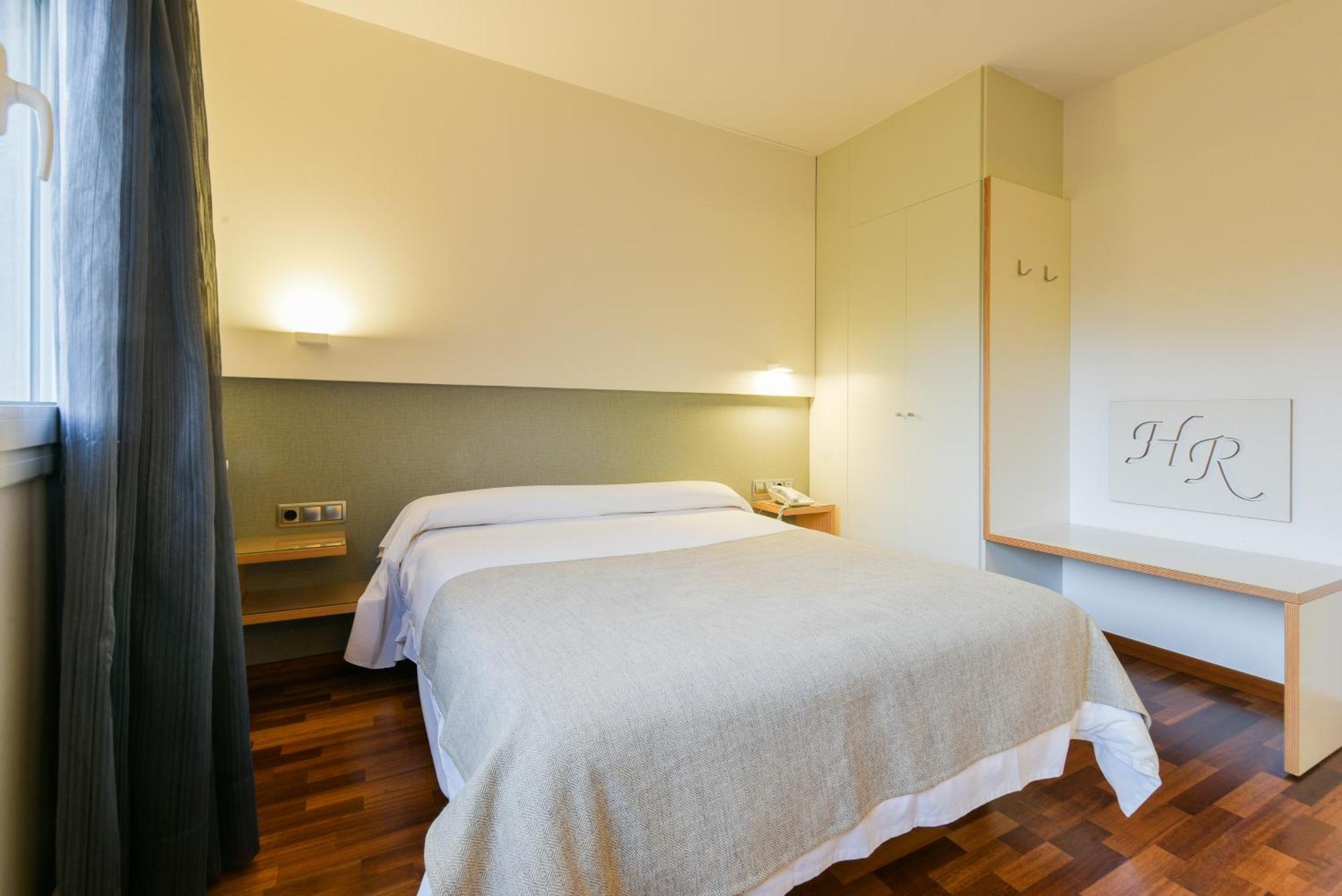 Hotel Robert La Pobla de Claramunt Ngoại thất bức ảnh