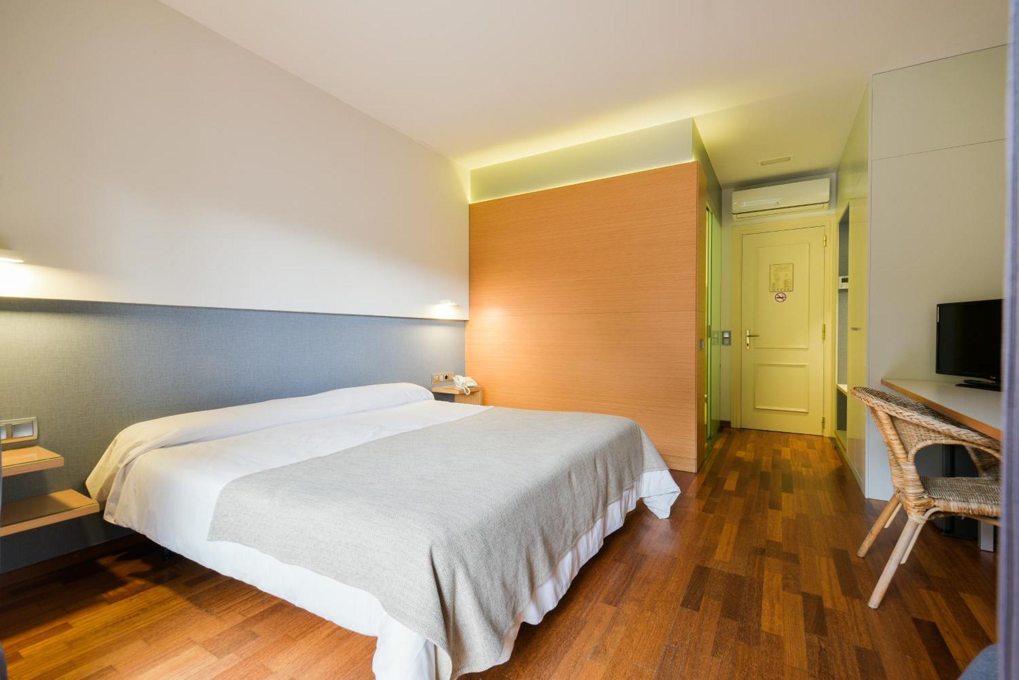 Hotel Robert La Pobla de Claramunt Ngoại thất bức ảnh